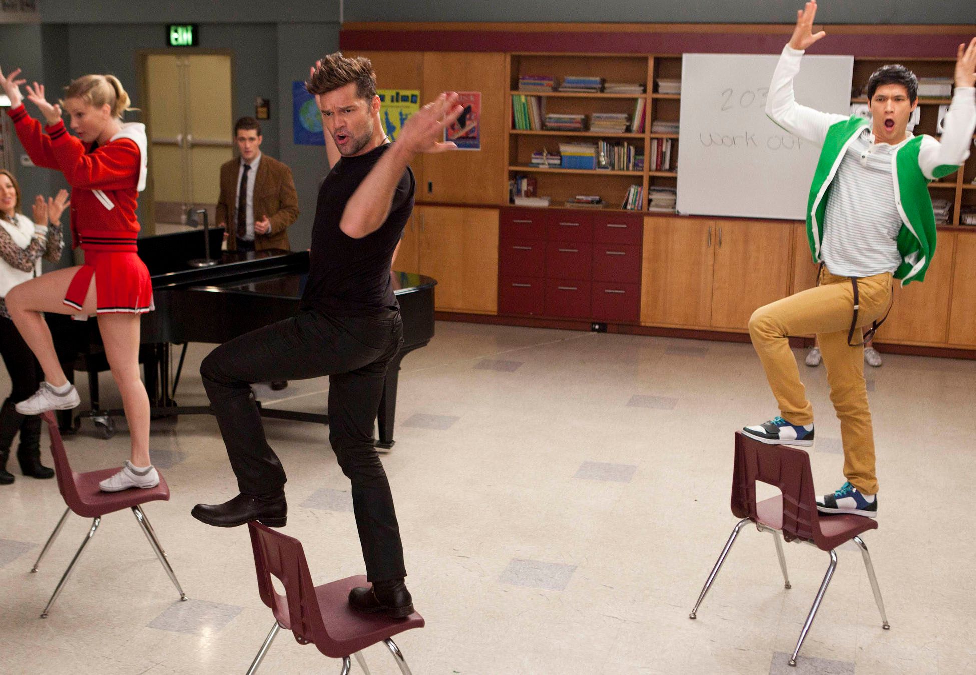 Watch Glee: The Spanish Teacher - Episode Recap and Insights