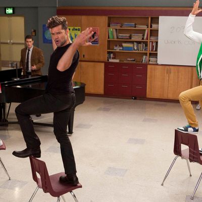 Watch Glee: The Spanish Teacher - Episode Recap and Insights