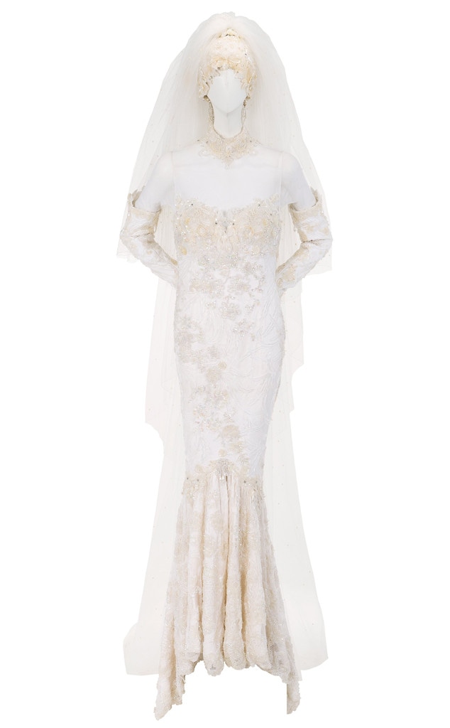 Rare Opportunity: Whitney Houstons Wedding Dress and Veil Up for Auction
