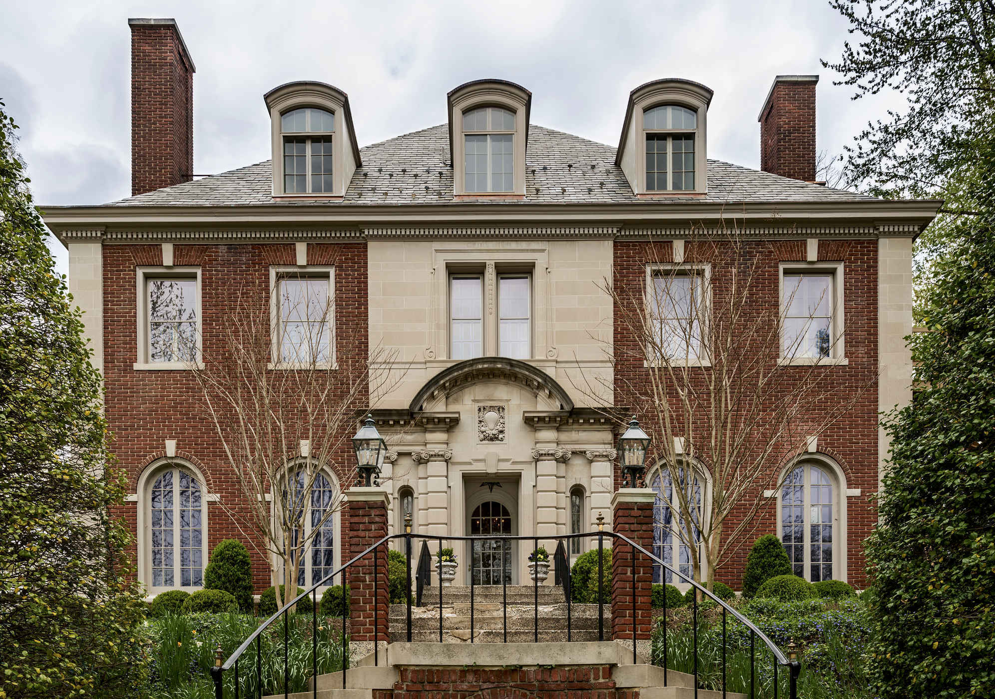 What Celebrities Live in Maryland? Find Out Which A-Listers Live Near You!