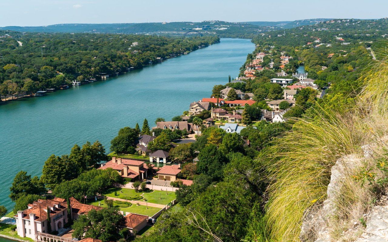 Celebrity Homes Austin TX: Check Out Where Your Favorite Stars Live (The Coolest Pads in Town)