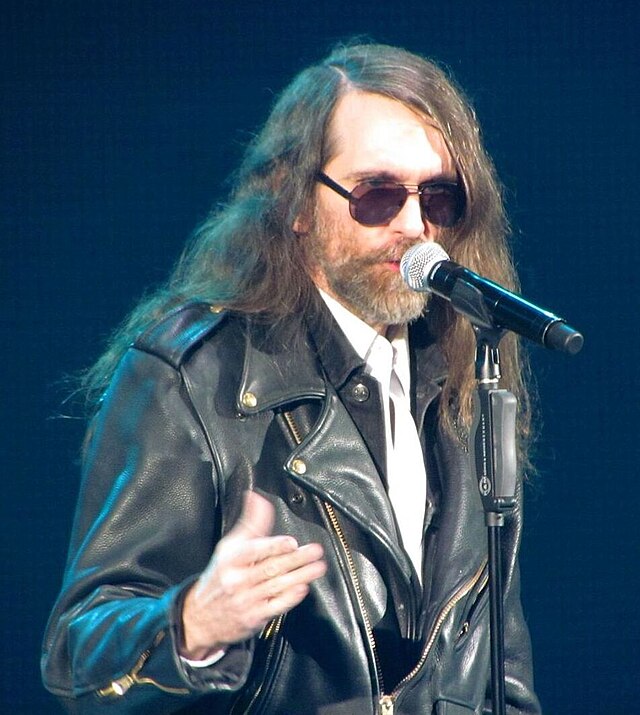 paul oneill singer: The full story of the music star you must know.